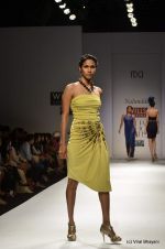 Model walk the ramp for Nalandda Show at Wills Lifestyle India Fashion Week 2012 day 3 on 8th Oct 2012 (17).JPG